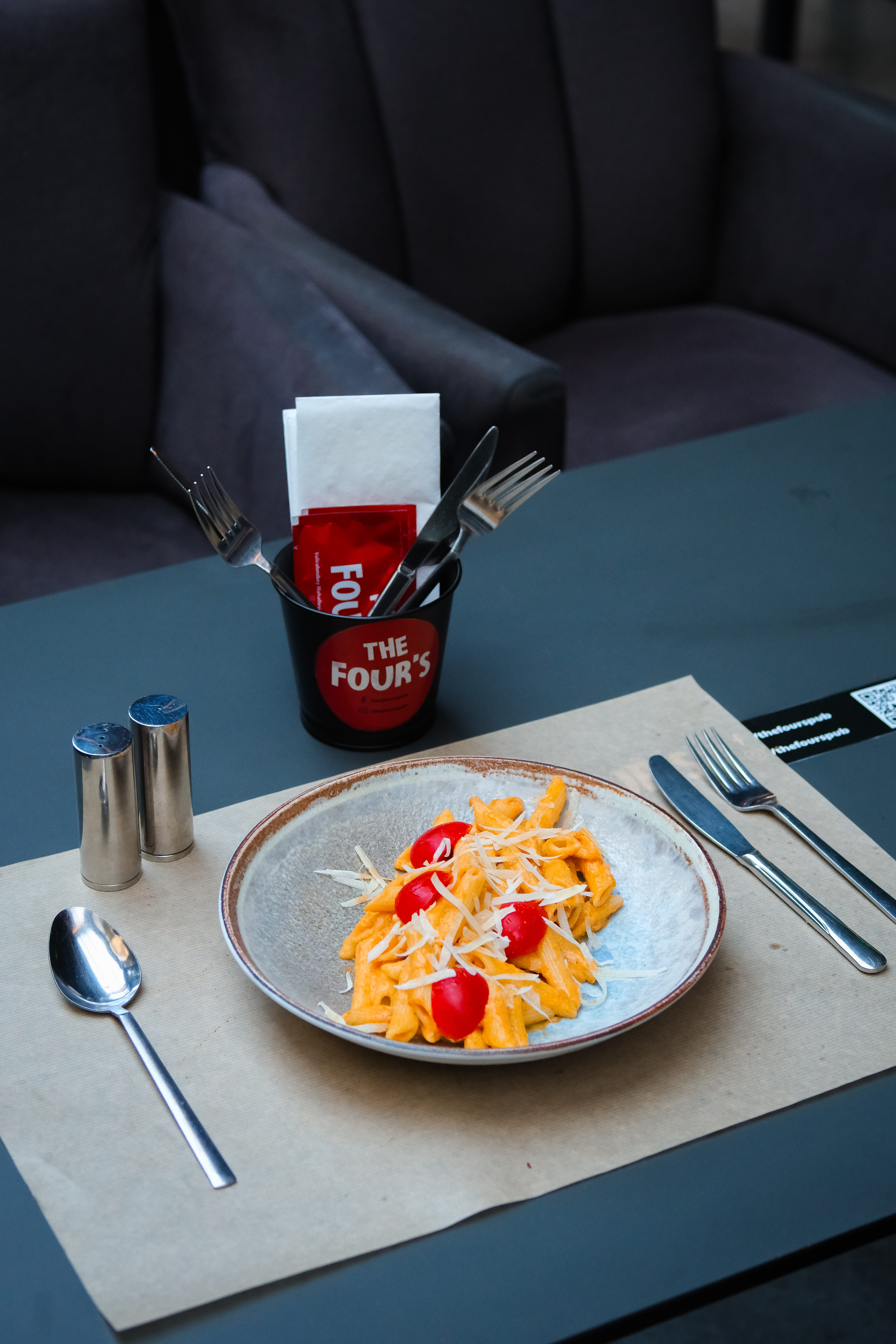 The Four's Pub Atmosfer Görseli